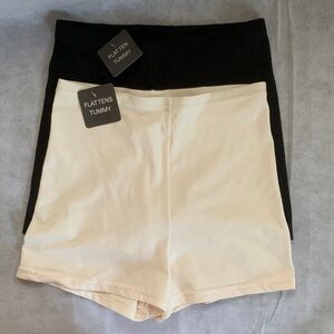 NWT Flexees High Waist Shortie in Black and Cream - Flatten Tummy - 2 Quantity